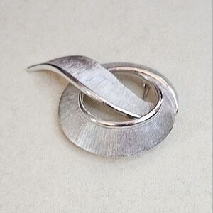 Vintage Crown Trifari Silver Circle Brooch